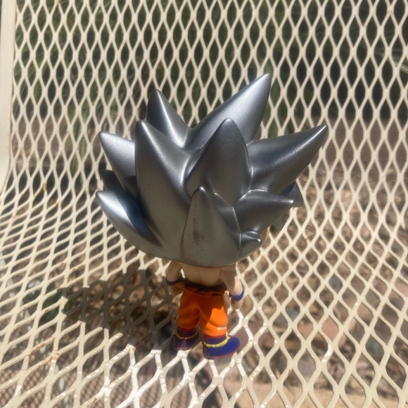 UI GOKU FUNKO POP - Picture 2 of 3